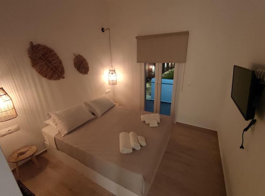 Eolia Luxury Houses Andros Batsíon Exterior foto