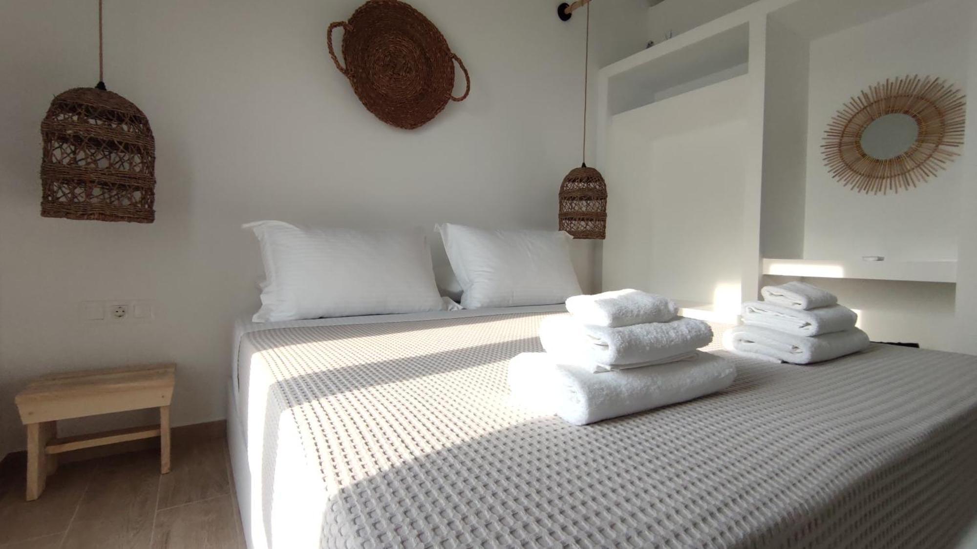 Eolia Luxury Houses Andros Batsíon Exterior foto